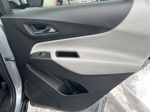 Used 2023 Chevrolet Equinox LT w/ Driver Convenience Package image 38