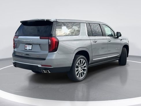 New 2026 GMC Yukon XL Denali w/ Denali Reserve Package AWD/4WD image 3