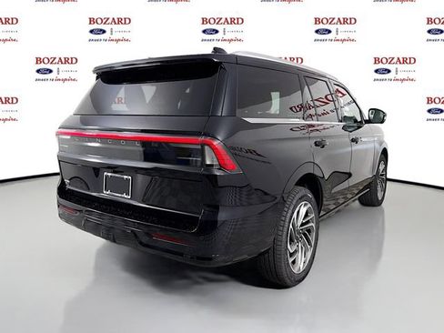 New 2026 Lincoln Navigator Reserve AWD/4WD image 7
