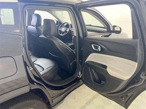 Used 2022 Jeep Compass Limited image 32