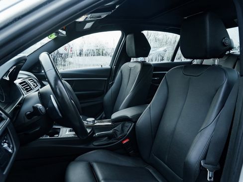 Used 2017 BMW 340i xDrive Sedan image 21