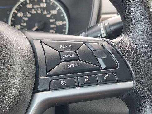 Used 2025 Nissan Altima 2.5 SV FWD image 13