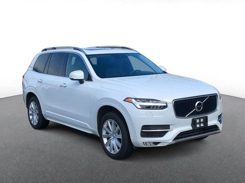 Used 2018 Volvo XC90 T6 Momentum w/ Momentum Plus Package image 2