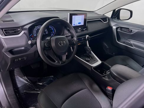 Used 2025 Toyota RAV4 LE AWD/4WD image 9