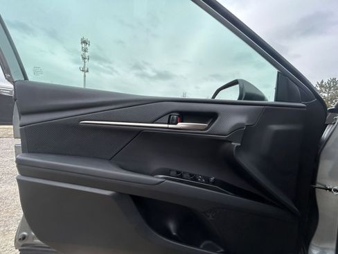 Used 2025 Toyota Camry SE image 18