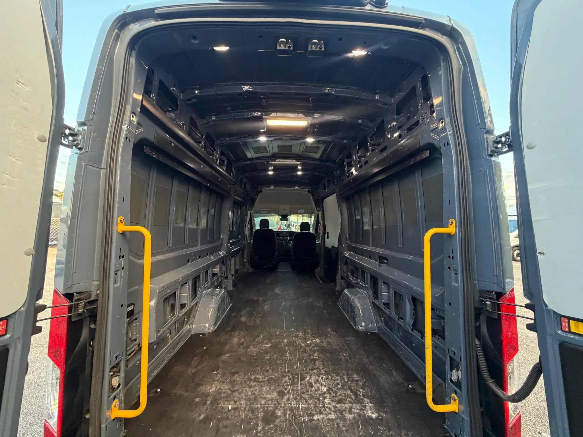 Used 2021 Ford Transit 250 148 High Roof Extended w/ Parcel Delivery Package RWD image 5
