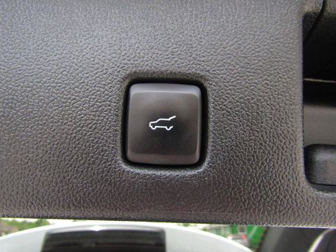 Used 2022 Ford Escape Titanium AWD/4WD image 8