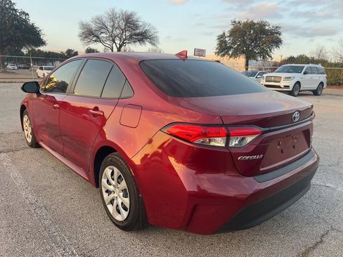 Used 2025 Toyota Corolla LE image 6