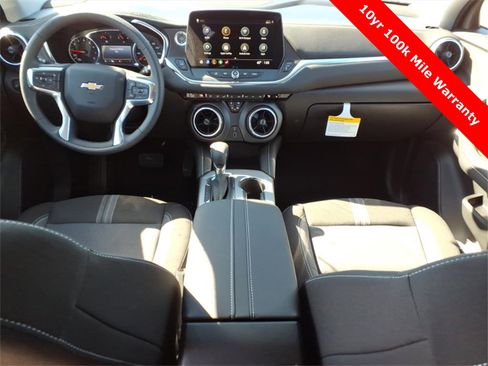 New 2025 Chevrolet Blazer LT w/ Midnight/Sport Edition image 11