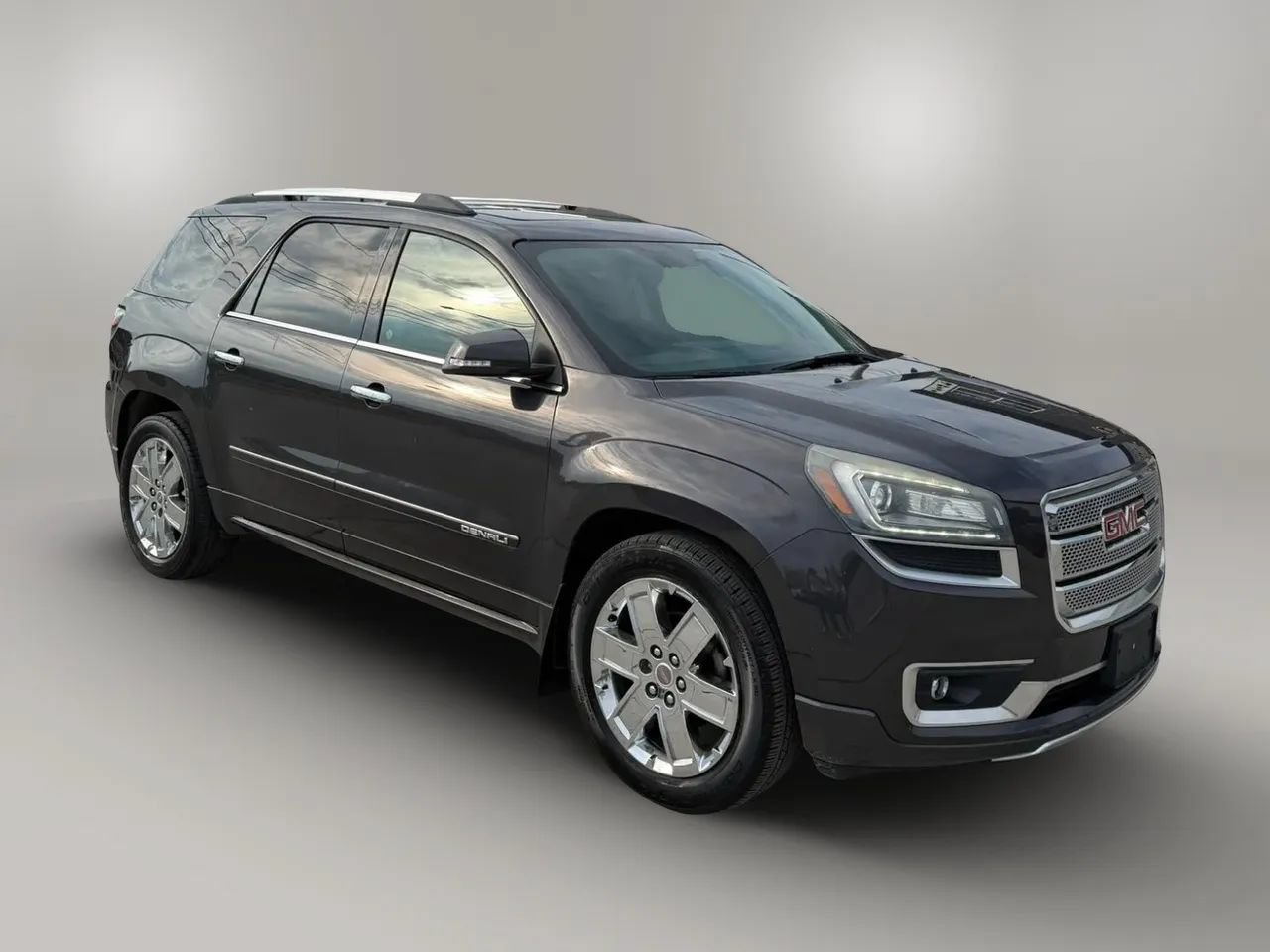 Used 2016 GMC Acadia Denali AWD/4WD image 1