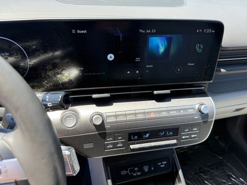 Used 2024 Hyundai Kona Limited FWD image 12