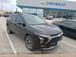 Used 2025 Chevrolet Trax LT w/ LT Convenience Package FWD video 1