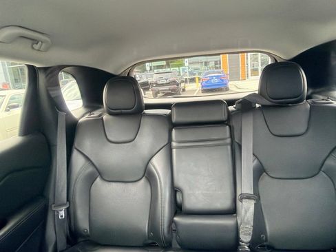 Used 2019 Jeep Cherokee Limited AWD/4WD image 10