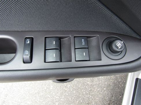 Used 2011 Ford Fusion SE FWD image 14