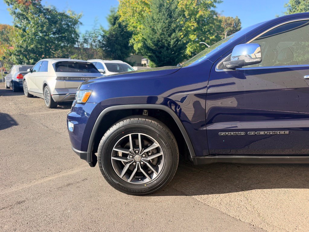 Used 2018 Jeep Grand Cherokee Limited AWD/4WD image 11