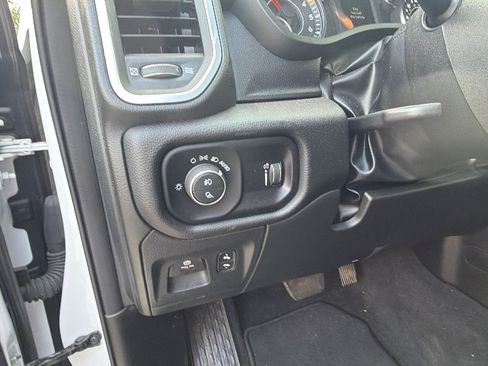 Certified 2025 RAM 1500 Big Horn AWD/4WD image 25