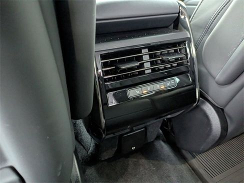 Used 2024 Land Rover Range Rover Sport Dynamic SE image 13