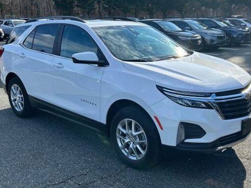 Certified 2022 Chevrolet Equinox LT image 2