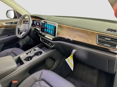 Certified 2025 Volkswagen Atlas SE AWD/4WD image 33