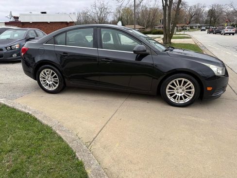 Used 2013 Chevrolet Cruze Eco image 2