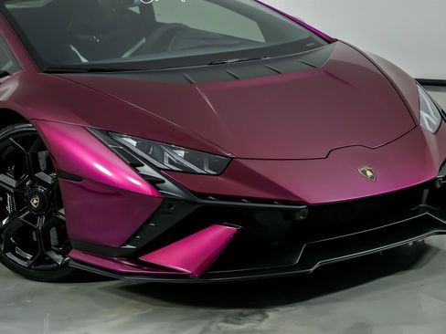 Used 2023 Lamborghini Huracan Tecnica image 3