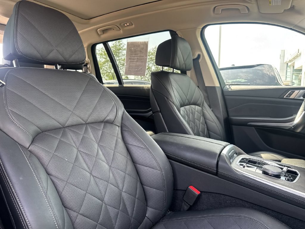 Certified 2025 BMW X7 xDrive40i AWD/4WD image 21