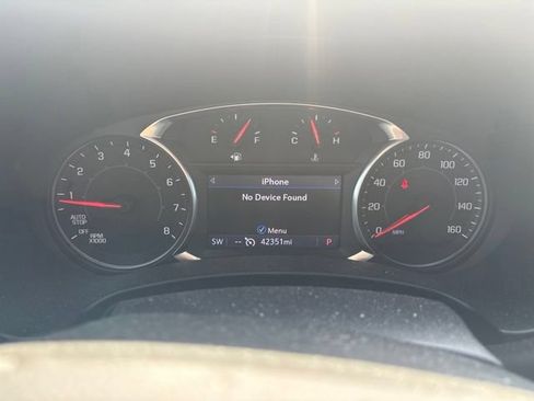Used 2022 GMC Terrain SLT w/ Infotainment Package II FWD image 9