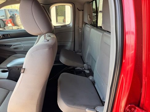 Used 2012 Toyota Tacoma 4x4 Access Cab V6 w/ SR5 Pkg image 11