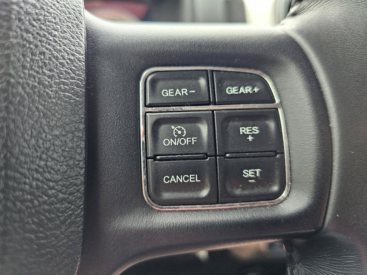 Used 2019 RAM 1500 Classic SLT w/ Luxury Group AWD/4WD image 11