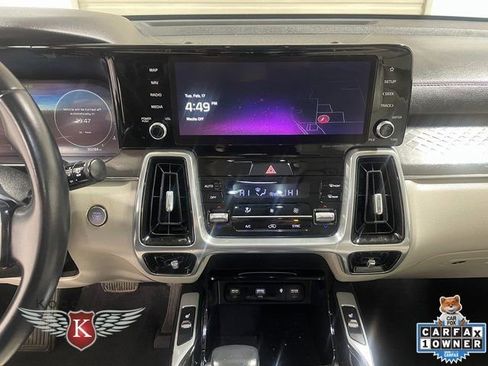 Used 2023 Kia Sorento SX image 17