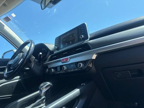 Used 2020 Kia Telluride S w/ S 8 Passenger Seating Package FWD image 25
