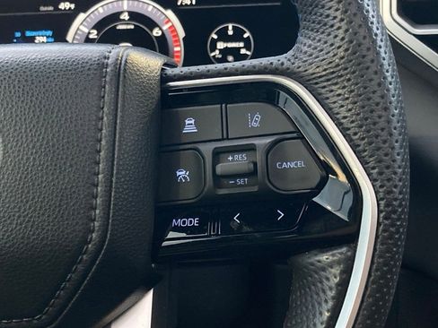 Used 2024 Toyota Tundra Platinum image 19