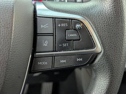 Used 2020 Toyota Highlander L image 8