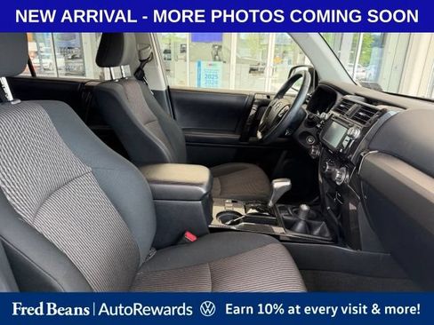 Used 2017 Toyota 4Runner TRD Off-Road AWD/4WD image 6