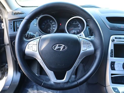 Used 2010 Hyundai Genesis 3.8 image 27