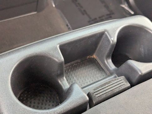 Used 2018 Nissan Titan SV image 26