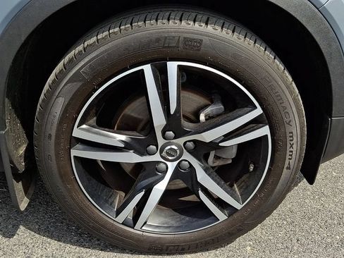 Used 2021 Volvo XC40 T5 R-Design w/ Climate Package AWD/4WD image 8