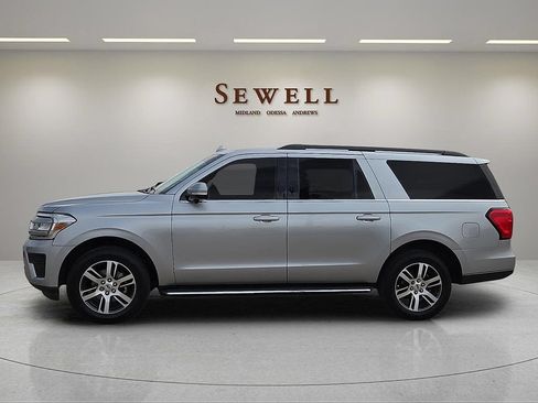 Used 2022 Ford Expedition Max XLT AWD/4WD image 2