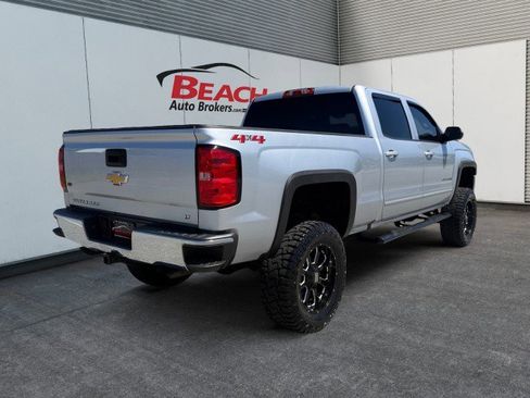 Used 2018 Chevrolet Silverado 1500 LT w/ Trailering Package AWD/4WD image 11