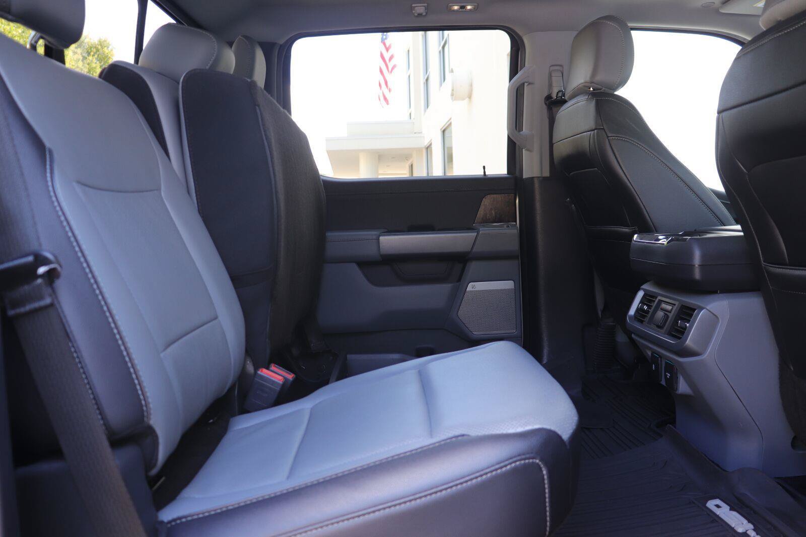 Used 2022 Ford F150 Lariat w/ Equipment Group 502A High RWD image 17