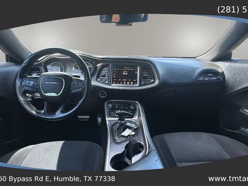 Used 2016 Dodge Challenger R/T RWD image 9