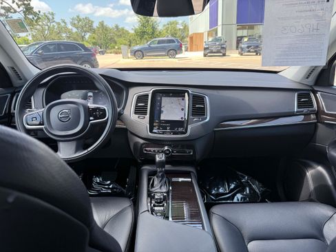 Used 2019 Volvo XC90 T6 Momentum w/ Protection Package Premier AWD/4WD image 18