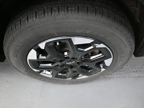 Certified 2024 Kia Sorento S AWD/4WD image 9