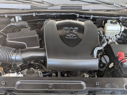 Used 2019 Toyota Tacoma TRD Off-Road AWD/4WD image 19