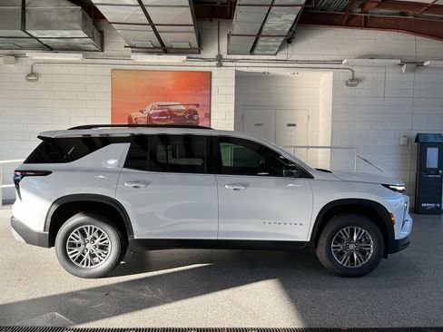 New 2026 Chevrolet Traverse LT w/ LPO, Floor Liner Package image 10