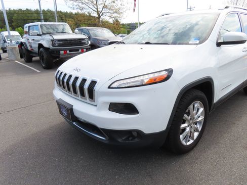 Used 2015 Jeep Cherokee Limited w/ Luxury Group image 9