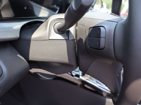 New 2026 Chevrolet Trax LT w/ LT Convenience Package FWD image 10