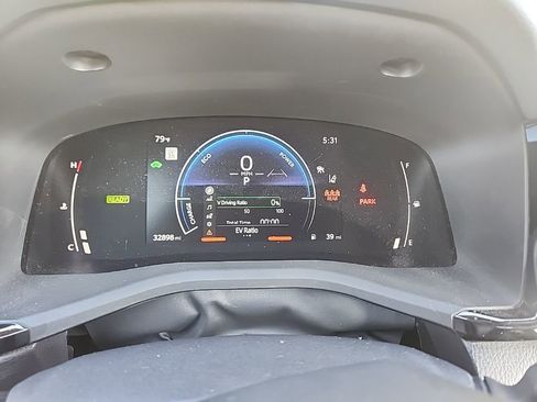 Used 2025 Toyota Camry LE w/ Convenience Package image 11