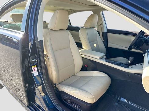 Used 2016 Lexus ES 350 w/ Premium Package w/Wood Trim image 27