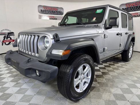 Used 2021 Jeep Wrangler Unlimited Sport AWD/4WD image 7